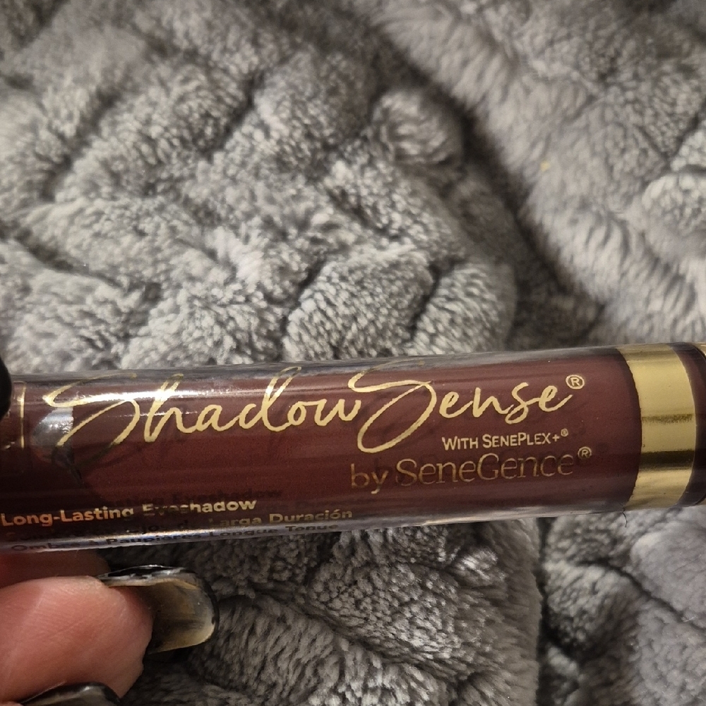 ShadowSense Color Burgundy - Picture 6 of 8